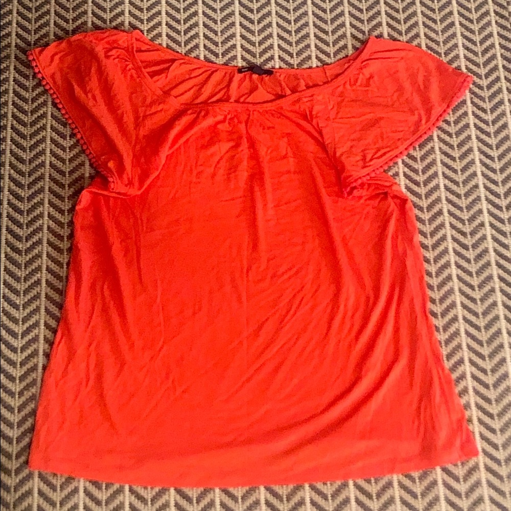 NWOT- Gap top with pom-pom fringe sleeves - Picture 2 of 4